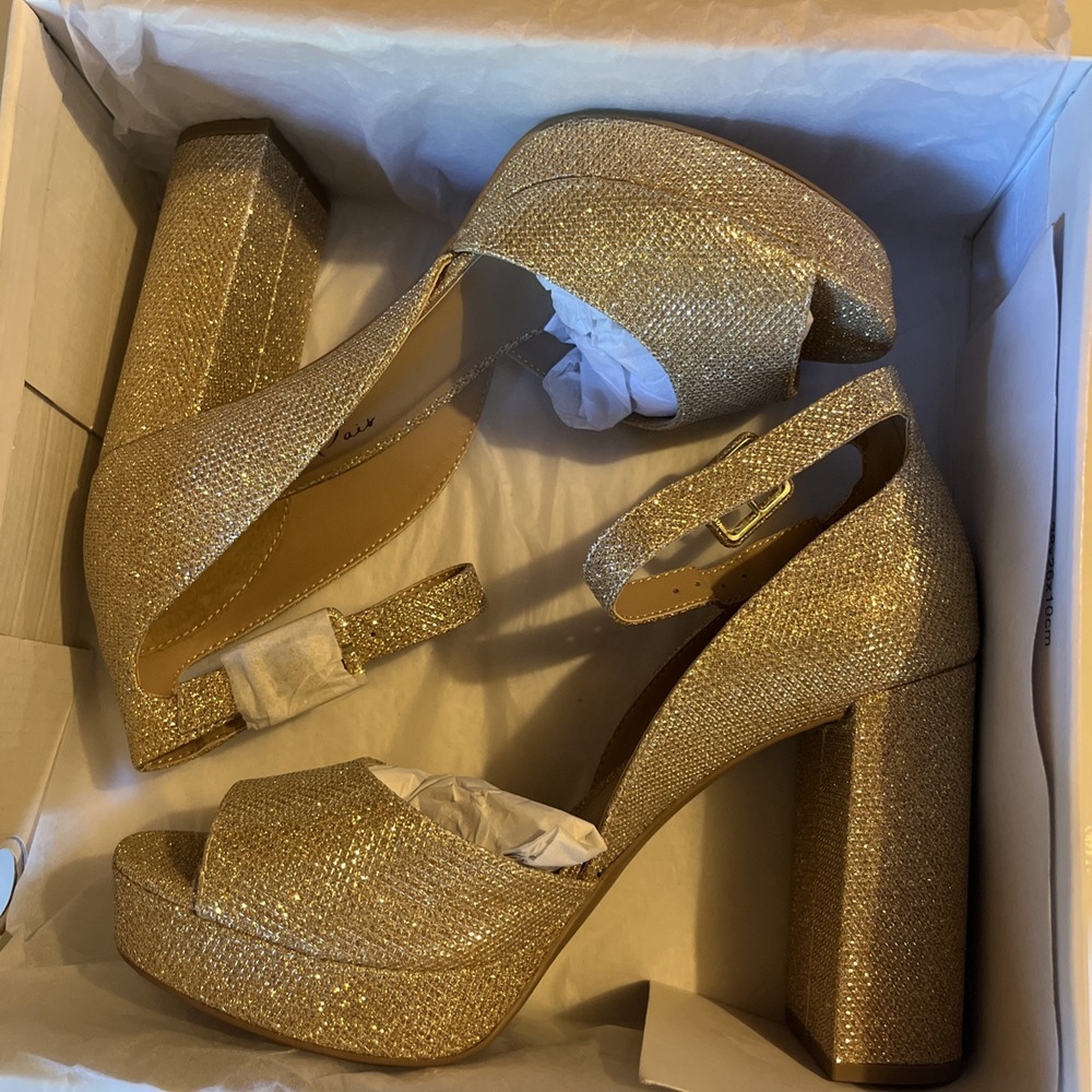 Wild Pair Reemaa Gold Glitter Platform Block Heel Sandals Women's 8M New
